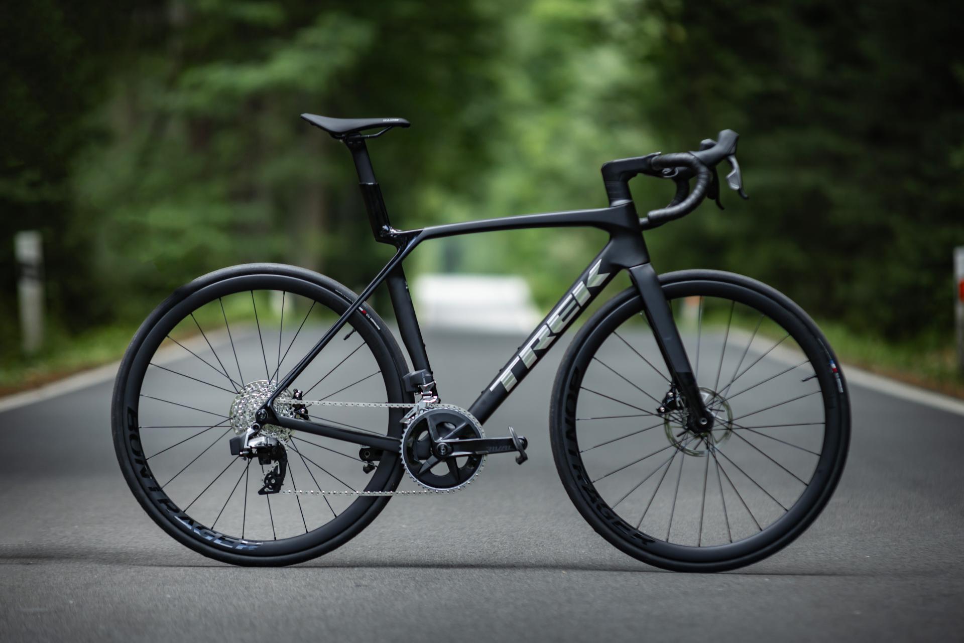 TEST: Jedno kolo vládne všem. Tohle je nový TREK Madone 8