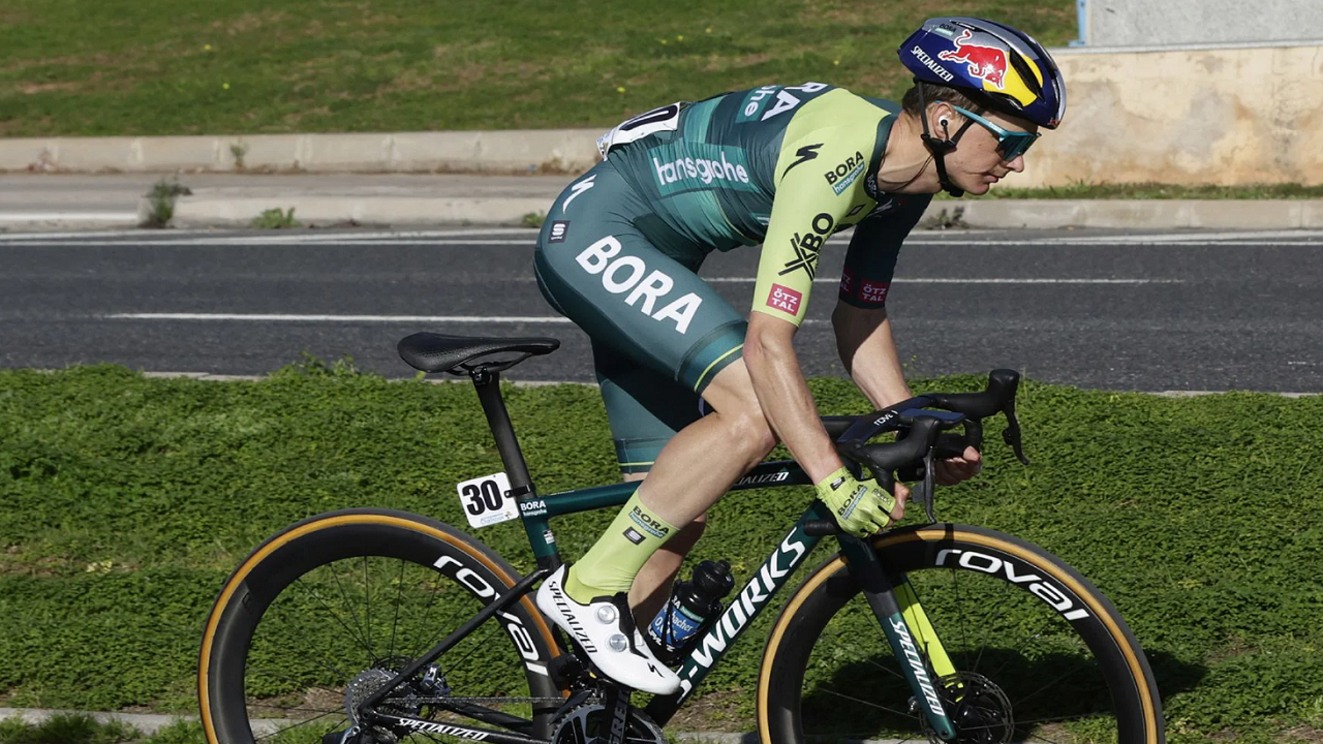 Sprchy, kuchyně a teď energeťáky. RedBull posiluje tým BORA - hansgrohe
