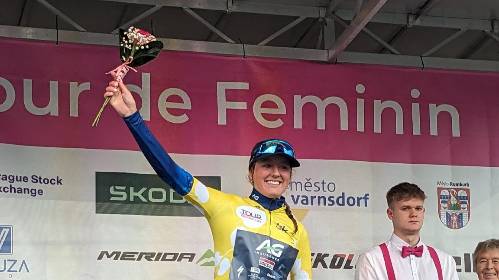 Čecho-Nizozemka to drtí! Julia Kopecky dominuje Tour de Feminin. 