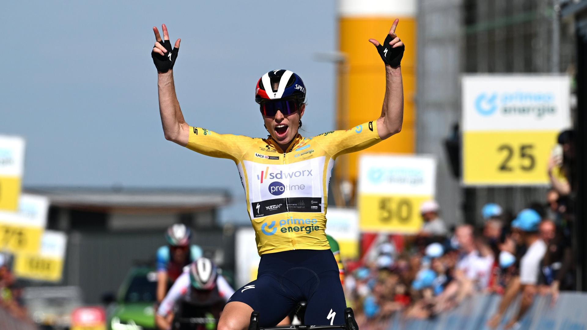 Dominance dokonána! Demi Vollering si připsala Tour de Suisse!