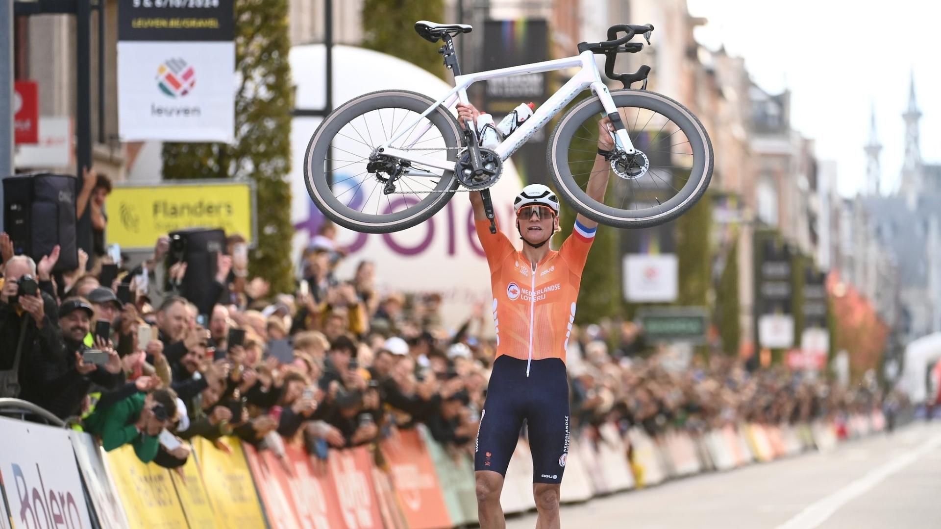 Třetí disciplína s titulem mistra světa! Mathieu van der Poel zakončil svou sezónu na vrcholu!