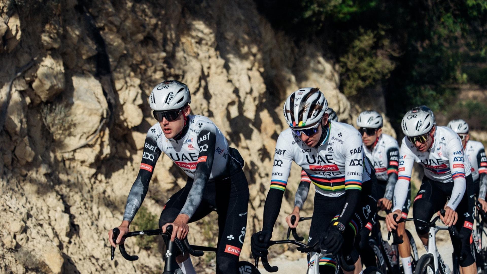 Jako s kamarády na kopci za barákem! Jak Tadej Pogačar sebral KOM na Coll de Rates?!