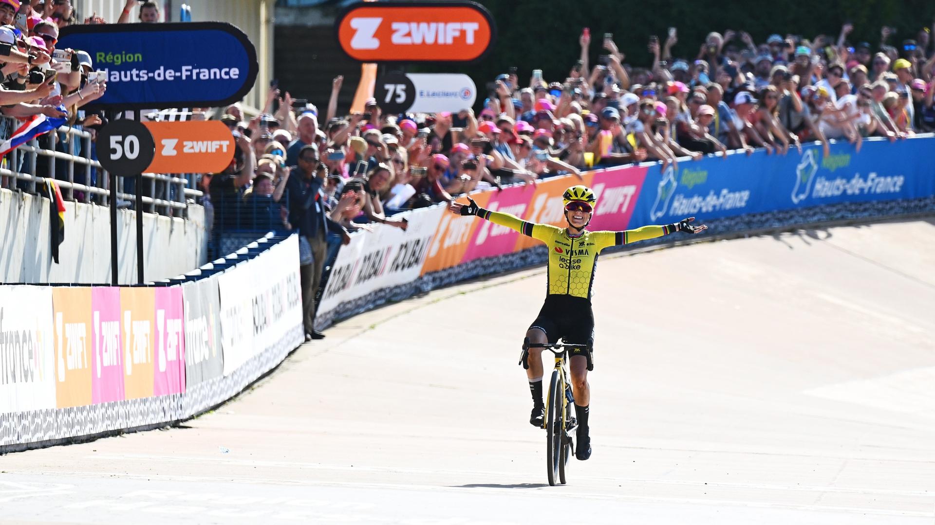 Zkušenosti z bajků?! Pauline Ferrand-Prévot zvítězila na Paris - Roubaix!