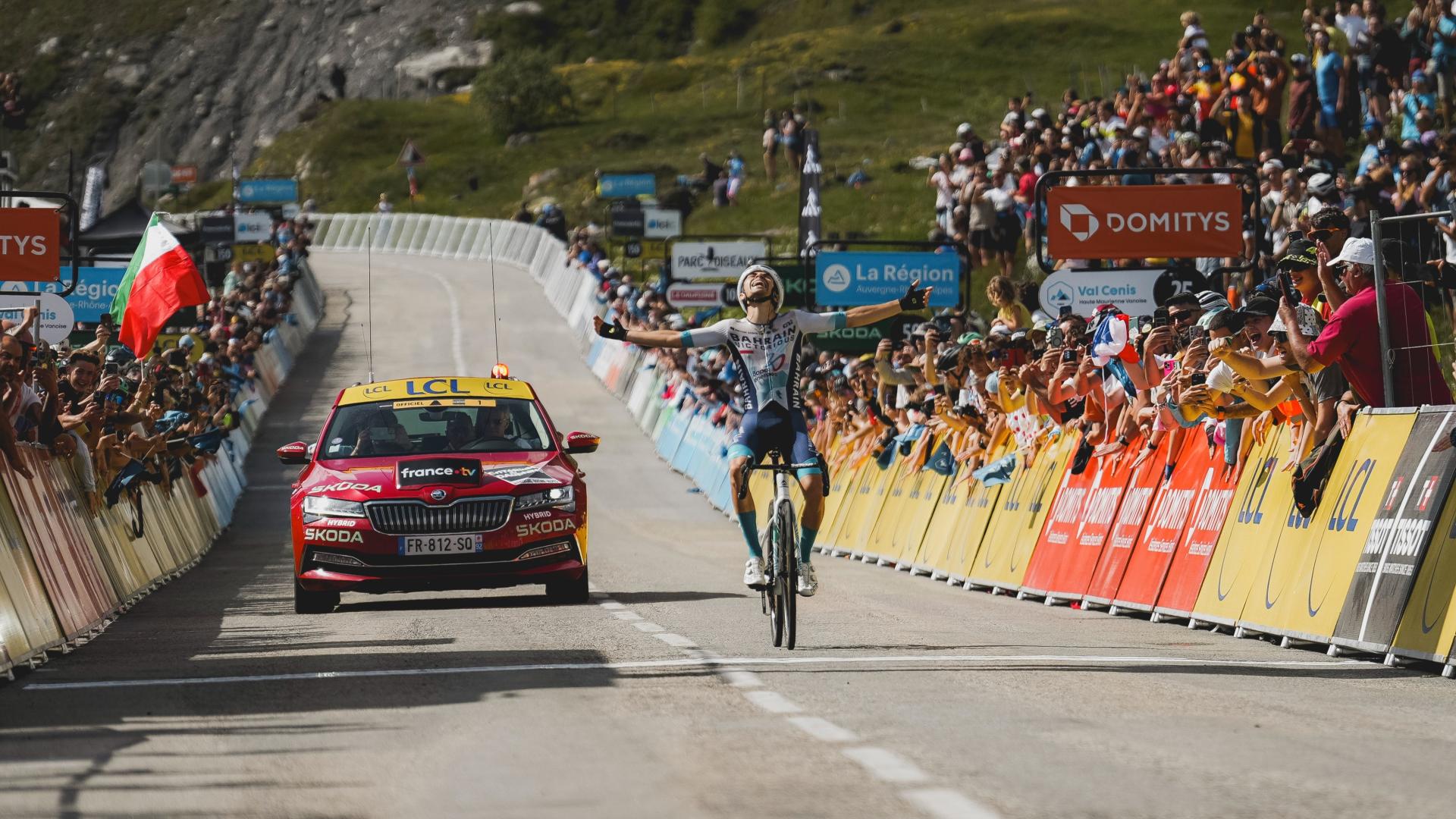 Lenny Martinez shrábl poslední etapu, Pogačar GC! Critérium du Dauphiné je u konce!