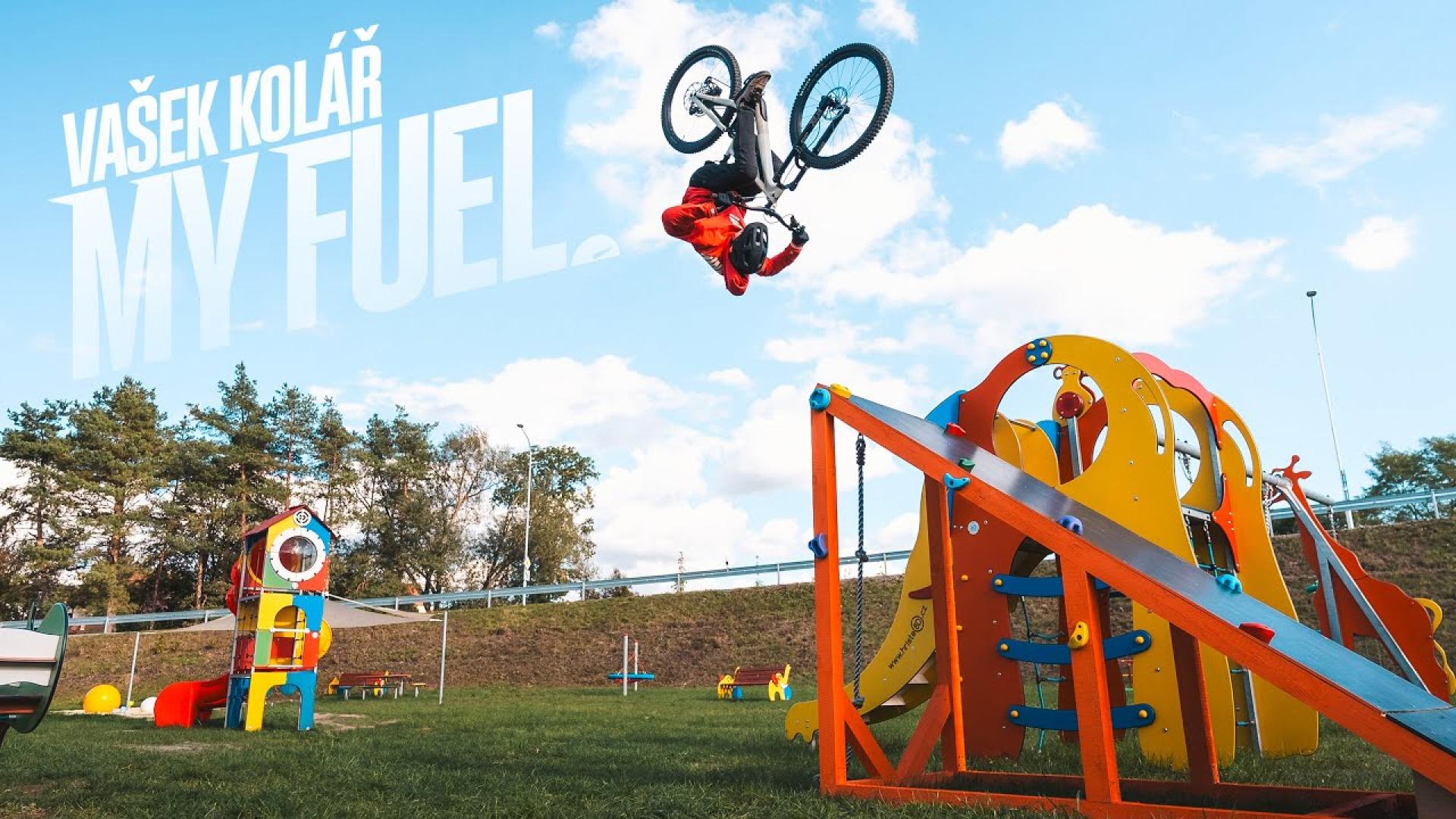 Vašek Kolář a jeho nový klip "MY FUEL" zastínil vše, co jsme u nás zatím viděli