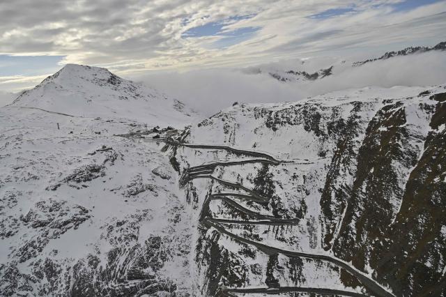 Kdo by neznal monumentální Stelvio? Giro ho zná jen v takových podmínkách! / Zdroj: Giro d'Italia
