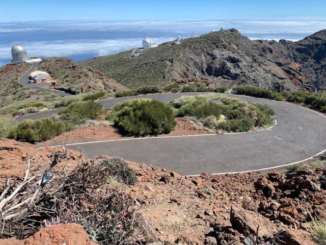 Stoupání Roque de los Muchachos vezme stoupá téměř od hladiny moře až k observatoři ve výšce 2 426 metrů.